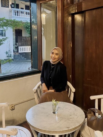 Devara Izzatun Aqnisyah, S.IP