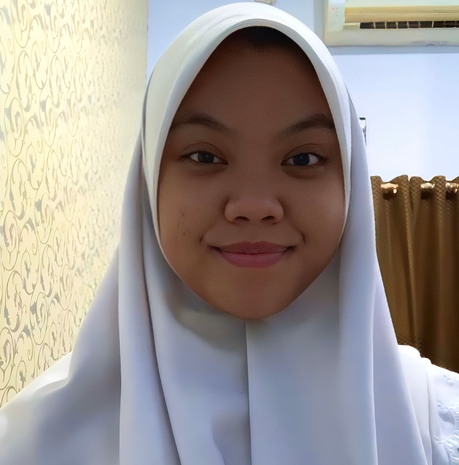 HESTI ISNAYANI GEMPARKAN OLIMPIADE NASIONAL DENGAN 12 PRESTASINYA