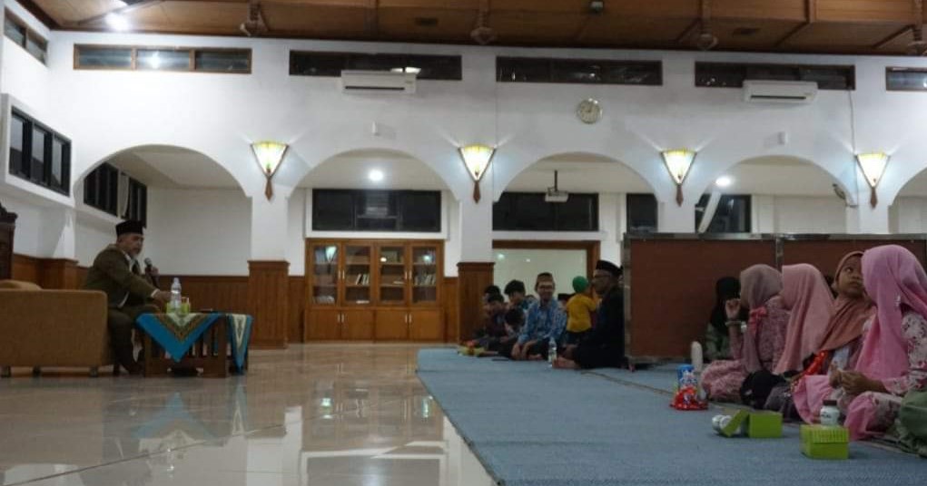 SONGSONG RAMADAN KAREEM, MUHI GELAR PENGAJIAN TERBUKA