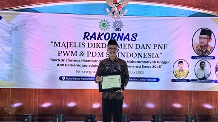 SMA MUHI MERAIH PENGHARGAAN MAJELIS DIKDASMEN PNF PIMPINAN PUSAT MUHAMMADIYAH
