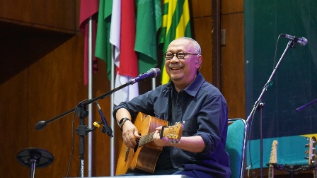 HADIRKAN EBIET. G. ADE PADA RESEPSI MILAD, MUHI KEMBALI KENANG MASA PERJUANGAN BERSAMA ALUMNI