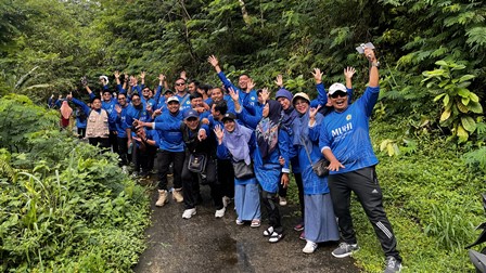 Melangkah Bersama di Lereng Merapi