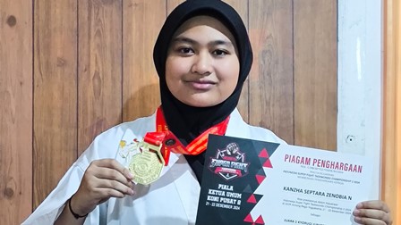KANZA SEPTARA BUKTIKAN KEKUATAN SEORANG GADIS DI AJANG INDONESIA FIGHT TAEKWONDO CHAMPIONSHIP 2 2024