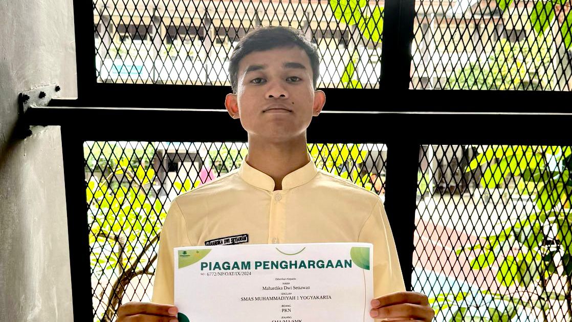 MAHARDIKA DWI SETIAWAN SABET MEDALI EMAS OLIMPIADE PKN