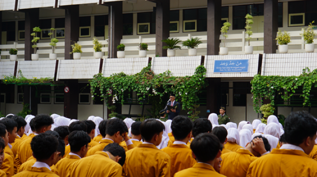 KHIDMAT DAN PENUH MAKNA, SMA MUHI GELAR UPACARA HUT KE-81  KEMERDEKAAN RI