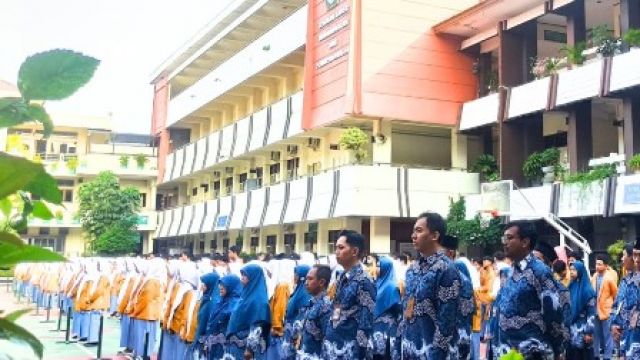 SMA MUHI GELAR UPACARA HARDIKNAS 2024