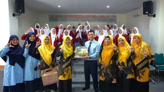STUDI INSPIRASI MAN 3 BANTUL KE PERPUSTAKAAN MUHI