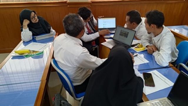 SMA MUHI GELAR PENDAMPINGAN MODUL AJAR PEMBELAJARAN BERDIFERENSIASI SERTA PENGAWALAN PMM UNTUK SELURUH GURU 