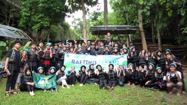 FALAHI ADAKAN RAFTING DI SUNGAI ELO MAGELANG