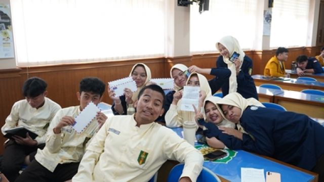 SIAP STUDENT EXCHANGE, SMA MUHI GELAR SOSIALISASI ULOS