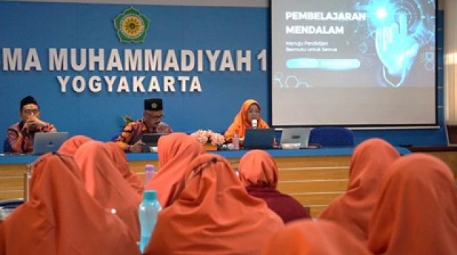 DISEMINASI PEMBELAJARAN DEEP LEARNING SMA MUHAMMADIYAH 1 YOGYAKARTA