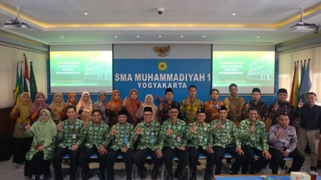 MUHI KEMBALI SERAHKAN DANA PENGEMBANGAN SEKOLAH MUHAMMADIYAH SEBESAR RP80,5 JUTA