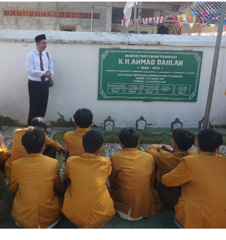 TELADANI PENDIRI PERSYARIKATAN, 34 MURID TERBAIK MPLS IKUTI MUHAMMADIYAH HERITAGE TRIP