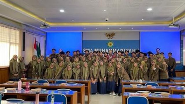 SMA MUHI DAN UAD ADAKAN PELATIHAN CONTENT CREATOR DAN PUBLIC SPEAKING