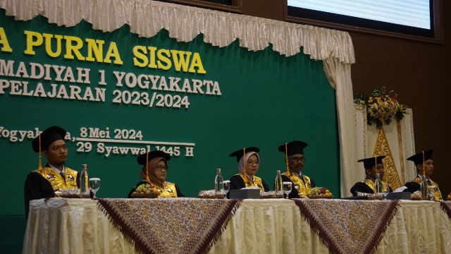 WISUDA