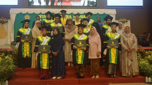 WISUDA