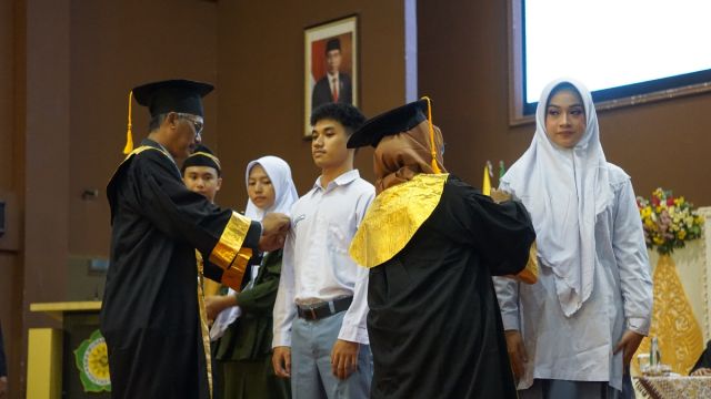 WISUDA