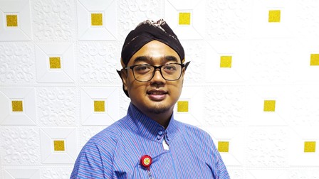 PAK ICHSAN MELANJUTKAN TRADISI BERPRESTASI LEWAT MENULIS