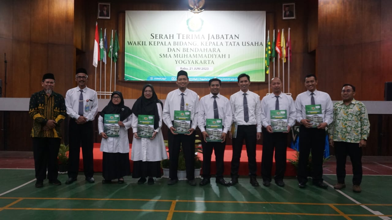 SERAH TERIMA JABATAN 7 PIMPINAN SMA MUHI PERIODE 2023-2027