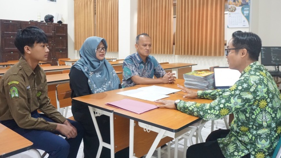 Pembagian Raport Kelas X & XI: Sinergi Orang Tua dan Sekolah Diperkuat