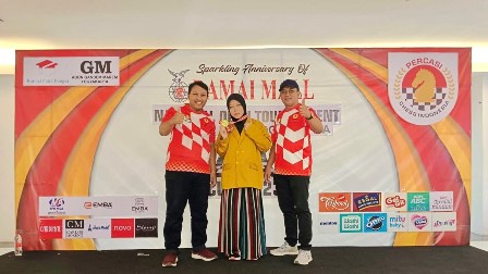 AISYAH MUZAYYANAH RAIH JUARA 1 PADA KEJURKOT BIDANG CATUR TAHUN 2023