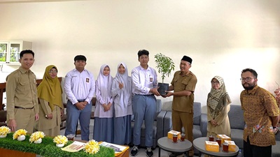 SMA MUHI BERHASIL ANTARKAN 3 SEKOLAH IMBAS RAIH PENGHARGAAN SEKOLAH ADIWIYATA