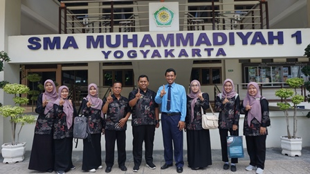 Studi Inspirasi SMK Global Lamongan ke SMA MUHI Jogja