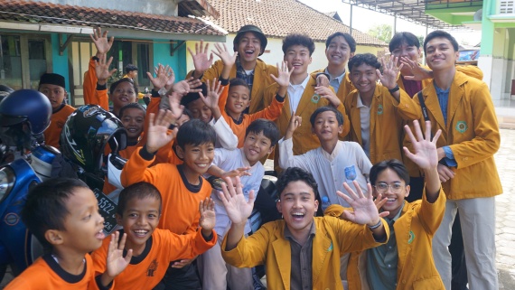 Murid Kelas XI SMA Muhi Yogyakarta Gelar Social Worker di Sleman dan Kulon Progo