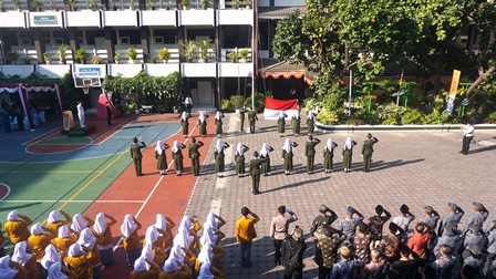 SMA MUHI TUAN RUMAH UPACARA KEMERDEKAAN SEKEMANTREN TEGALREJO
