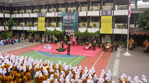 UPACARA MILAD SMA MUHI KE-75 BERLANGSUNG KHIDMAT  DAN MERIAH